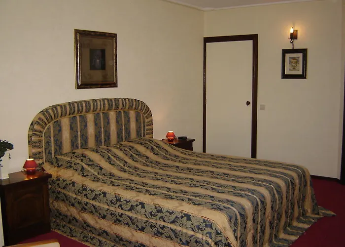 Kasteel Schaloen - & *