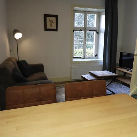 Semesterbostad Kasteel Schaloen