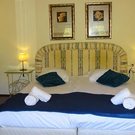 Kasteel Schaloen - & *