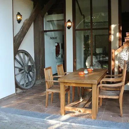 Semesterbostad Kasteel Schaloen *