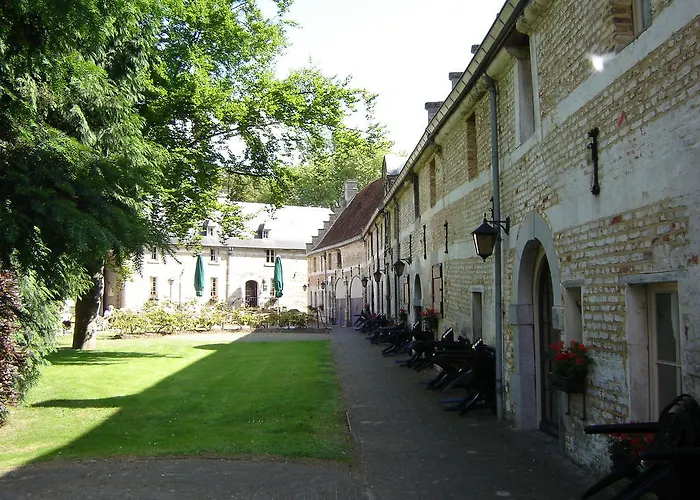 Kasteel Schaloen - & Ferienhaus *