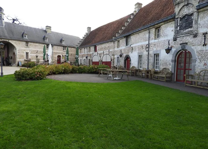 Kasteel Schaloen - & * Valkenburg aan de Geul