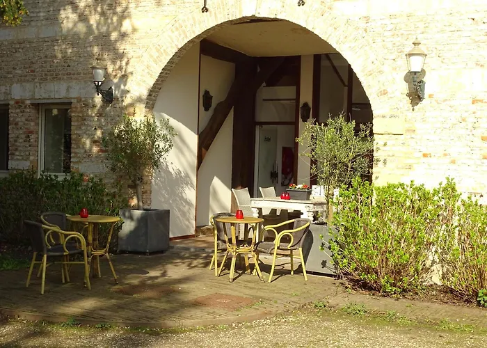 Nyaraló Kasteel Schaloen - &