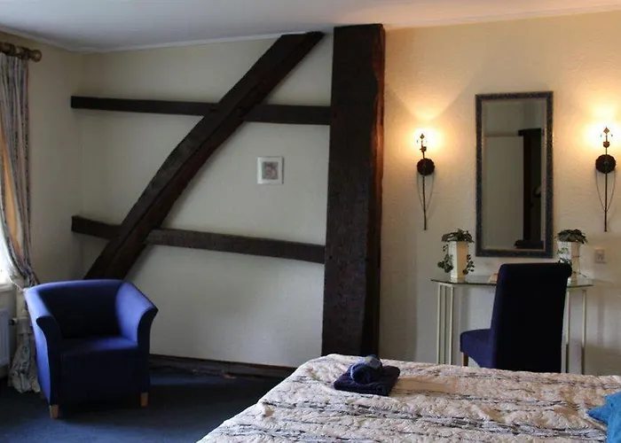 Kasteel Schaloen - & Ferienhaus