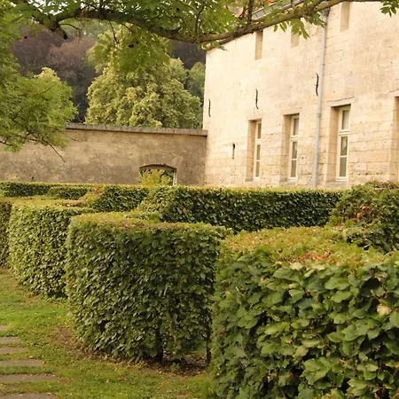 Kasteel Schaloen - & *